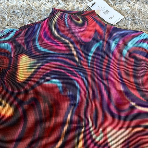 Akira psychedelic blur stretch top - Picture 2 of 7